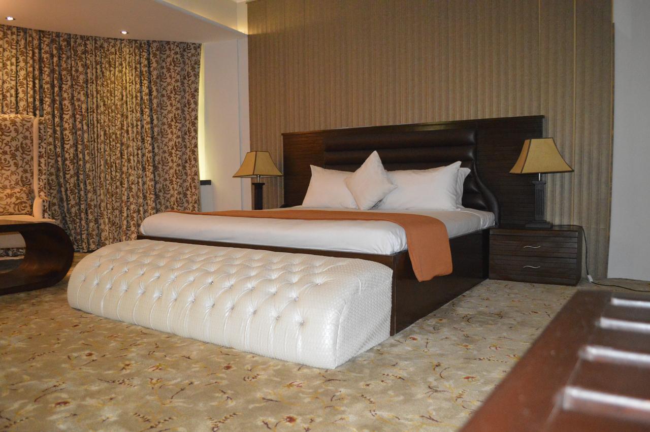 Fort Continental Hotel Пешавар Номер фото