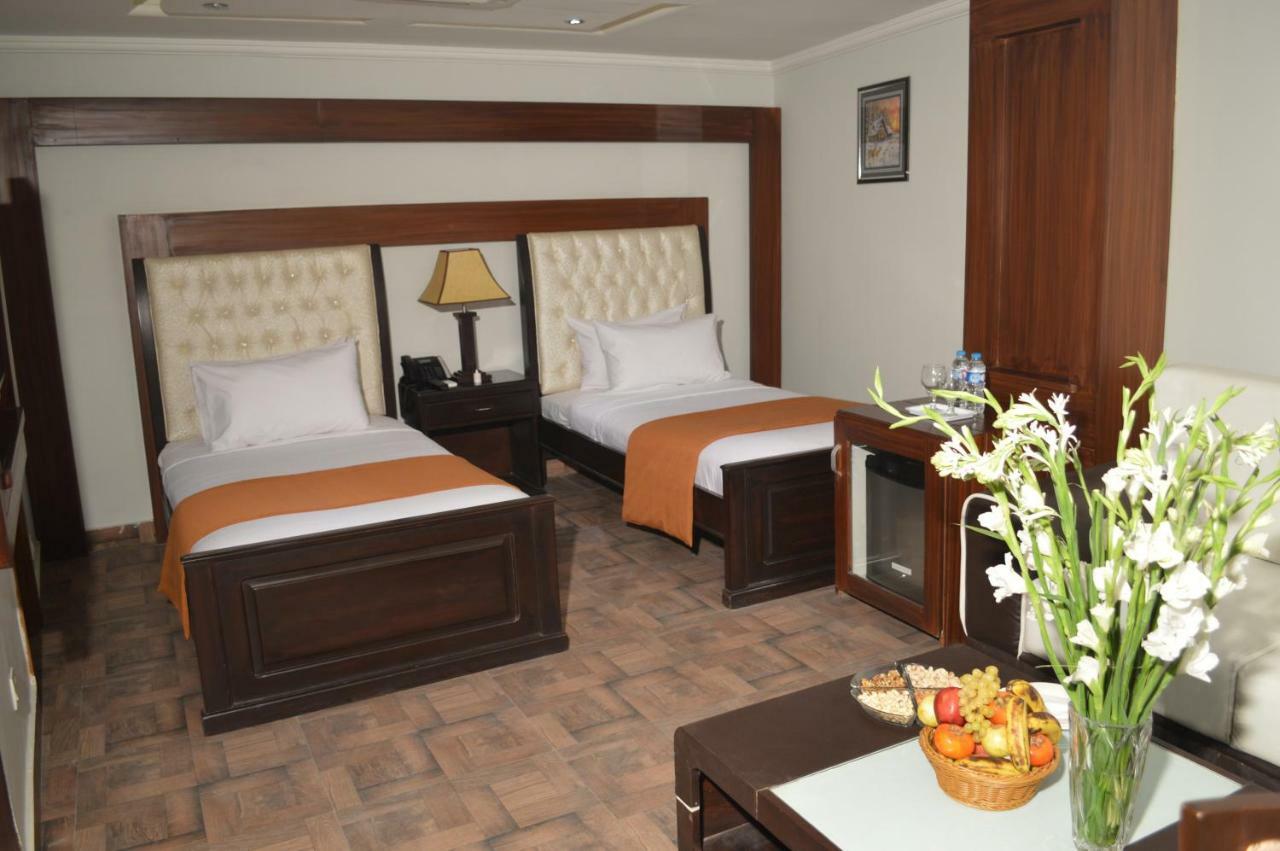 Fort Continental Hotel Пешавар Екстер'єр фото